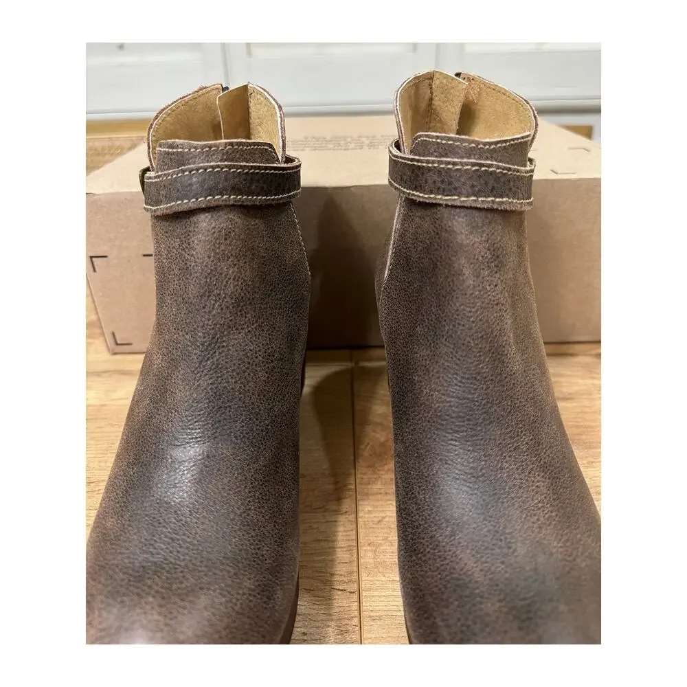 Californians Jordyn Wedge Boots Dark Brown Leather Size 10 NWOB Versatile Comfy